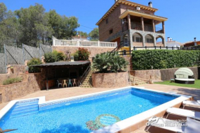 Charming Villa Del Cel, peaceful location, private pool and A/C